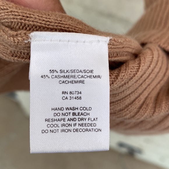 BCBGMax Azria Y2K cashmere and silk cap sleeve sweater. Size S - Picture 7 of 9